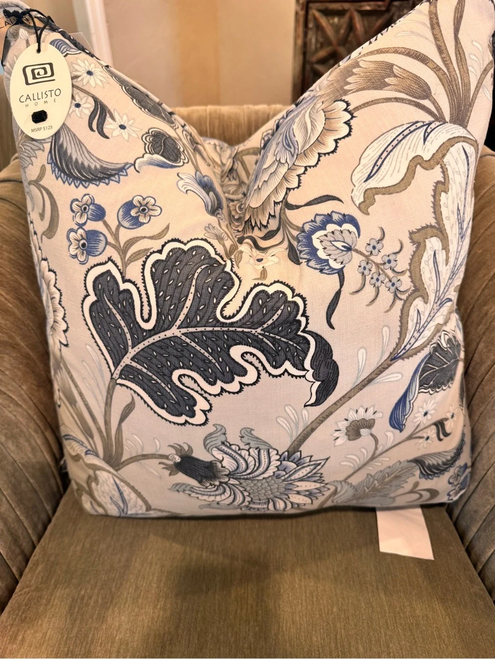 1-NWT CALLISTO HOME FLORAL DESIGN DECORATIVE PILLOW